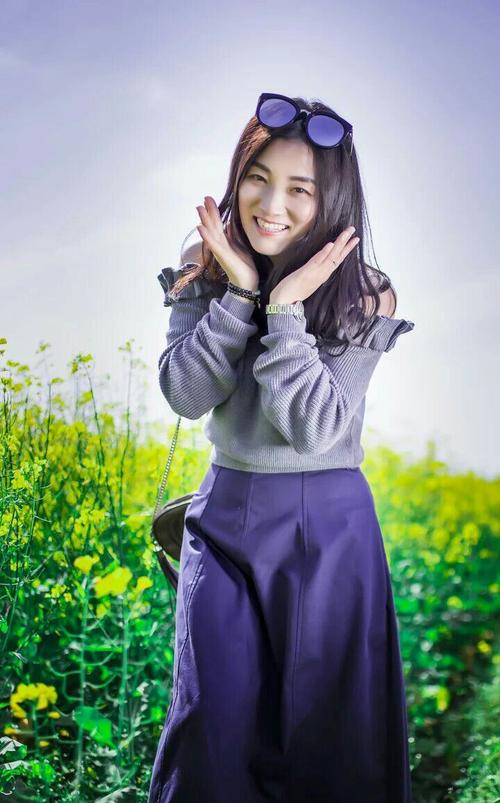 女人张开腿让男人添