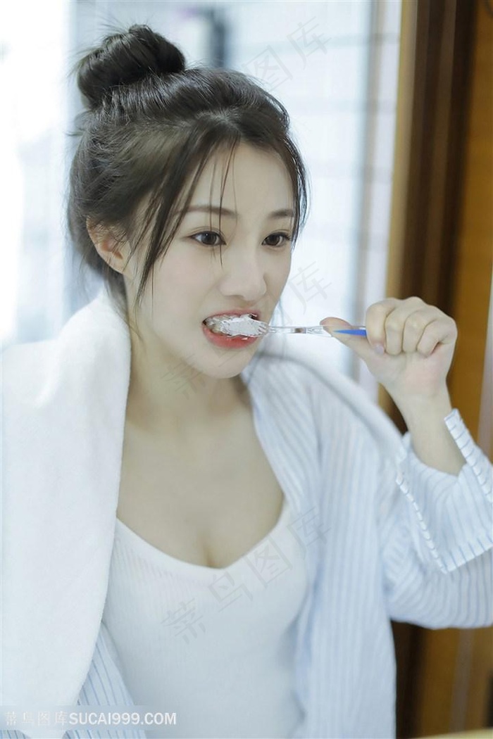西西艺术人体短片分享